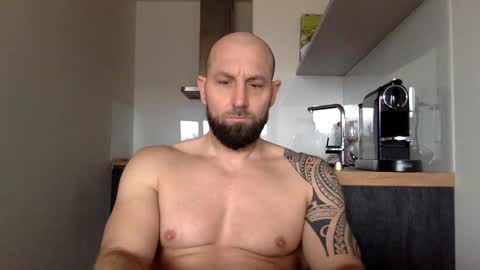 Snapshot of tommyx01 chatting on December 22, 2024, 11:11 am Thomas Fit online show from December 22, 2024, 11:11 am