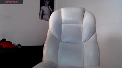 Snapshot of tonibelmont chatting on January 12, 2025, 6:05 pm TONI BELMONT online show from January 12, 2025, 6:05 pm