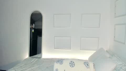 Snapshot of tony_drivesyoucrazy chatting on February 1, 2025, 1:02 am tony_drivesyoucrazy online show from February 1, 2025, 1:02 am