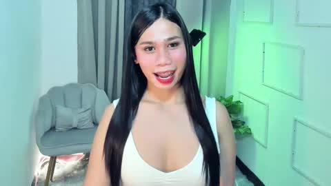 Snapshot of tony_drivesyoucrazy chatting on February 16, 2025, 4:31 am tony_drivesyoucrazy online show from February 16, 2025, 4:31 am