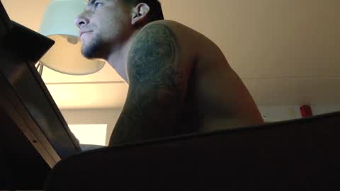 Snapshot of toomuchsmoke chatting on December 6, 2024, 11:47 pm toomuchsmoke online show from December 6, 2024, 11:47 pm