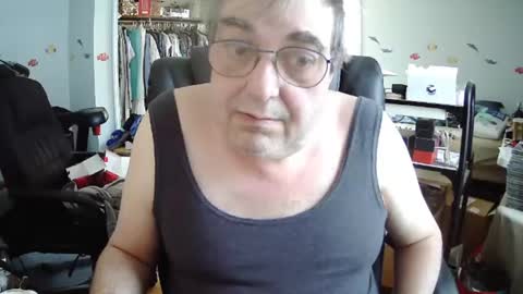 Snapshot of transmtfhello chatting on January 24, 2025, 4:17 pm Peter online show from January 24, 2025, 4:17 pm