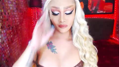 Snapshot of transplayfullolivia chatting on March 9, 2025, 3:05 pm KYLIE BELLA TS online show from March 9, 2025, 3:05 pm