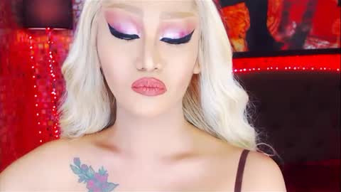 Snapshot of transplayfullolivia chatting on March 12, 2025, 9:23 am KYLIE BELLA TS online show from March 12, 2025, 9:23 am