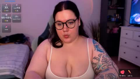 Snapshot of trinititi chatting on November 6, 2025, 11:44 am Tina online show from November 6, 2025, 11:44 am