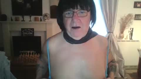 Snapshot of trinity1011 chatting on March 11, 2025, 6:43 am trinity1011 online show from March 11, 2025, 6:43 am