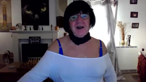 Snapshot of trinity1011 chatting on October 26, 2025, 7:25 am trinity1011 online show from October 26, 2025, 7:25 am