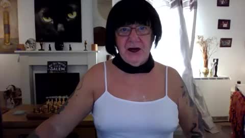 Snapshot of trinity1011 chatting on October 27, 2025, 7:56 am trinity1011 online show from October 27, 2025, 7:56 am