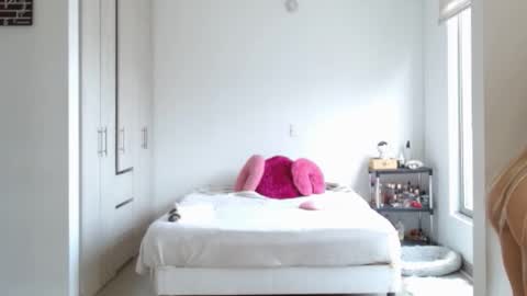 Snapshot of trinity_prestige chatting on October 2, 2025, 1:18 pm TRINITY online show from October 2, 2025, 1:18 pm