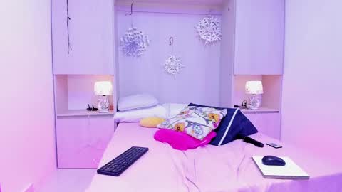 Snapshot of trishamoon chatting on December 10, 2024, 7:05 am TRISHA online show from December 10, 2024, 7:05 am