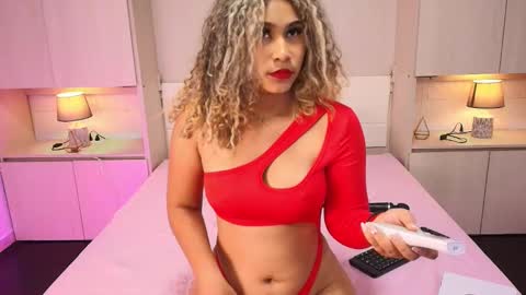 Snapshot of trishamoon chatting on December 15, 2024, 5:02 am TRISHA online show from December 15, 2024, 5:02 am