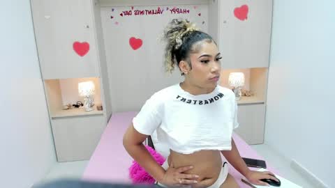 Snapshot of trishamoon chatting on February 25, 2025, 4:03 am TRISHA online show from February 25, 2025, 4:03 am