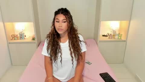 Snapshot of trishamoon chatting on September 25, 2025, 4:16 am TRISHA online show from September 25, 2025, 4:16 am