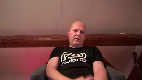 Snapshot of tritonspace chatting on October 5, 2025, 2:59 pm Triton online show from October 5, 2025, 2:59 pm