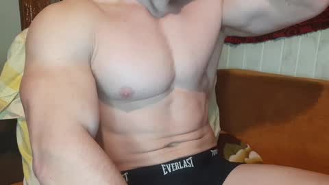 Snapshot of troncq chatting on January 28, 2025, 7:00 am Troncq online show from January 28, 2025, 7:00 am