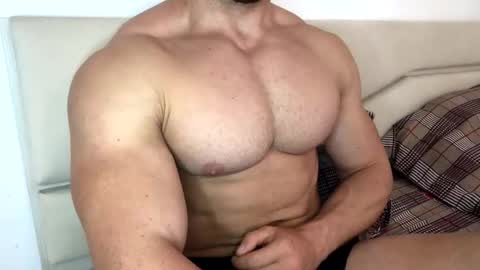 Snapshot of troncq chatting on September 18, 2025, 7:10 am Troncq online show from September 18, 2025, 7:10 am