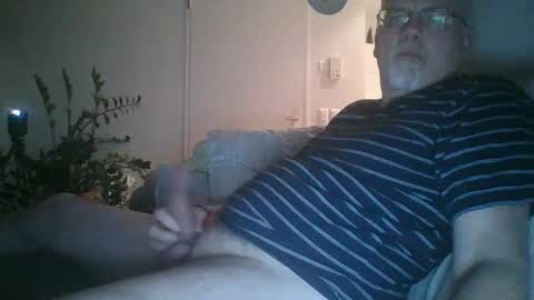 Snapshot of trukturk chatting on February 6, 2025, 9:28 pm trukturk online show from February 6, 2025, 9:28 pm