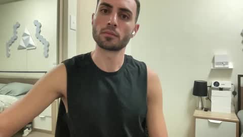 Snapshot of twikboy chatting on February 27, 2025, 12:34 pm Twinkboy online show from February 27, 2025, 12:34 pm