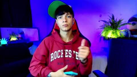 Snapshot of twink_sebas_ chatting on October 10, 2025, 12:53 am  Bad boy sebastian  online show from October 10, 2025, 12:53 am