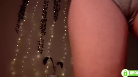 Snapshot of twix_girl chatting on November 7, 2025, 8:42 pm Stranger online show from November 7, 2025, 8:42 pm