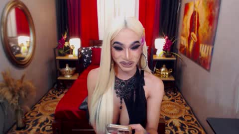 Snapshot of twofuckablestrans chatting on October 2, 2025, 11:17 am KiaraKeana online show from October 2, 2025, 11:17 am