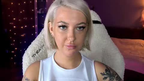 Snapshot of tykioty_miley chatting on January 31, 2025, 3:33 pm Miley online show from January 31, 2025, 3:33 pm