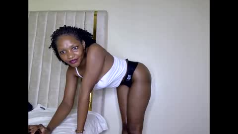 Snapshot of tyla_cerry chatting on September 18, 2025, 2:30 pm tyla_cerry online show from September 18, 2025, 2:30 pm