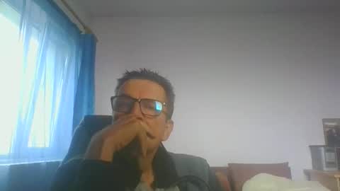 Snapshot of ulmeni7 chatting on October 26, 2025, 8:09 am ulmeni7 online show from October 26, 2025, 8:09 am