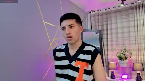 Snapshot of un_sluttyy chatting on November 3, 2025, 12:28 pm un_sluttyy online show from November 3, 2025, 12:28 pm