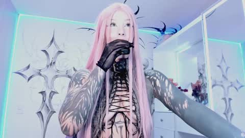 Snapshot of unachimbaherida chatting on December 27, 2024, 3:53 am Elle Danielle  online show from December 27, 2024, 3:53 am