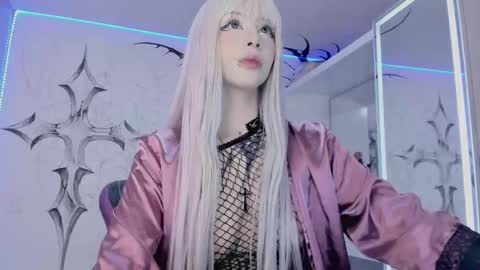 Snapshot of unachimbaherida chatting on February 10, 2025, 3:35 am Elle Danielle  online show from February 10, 2025, 3:35 am