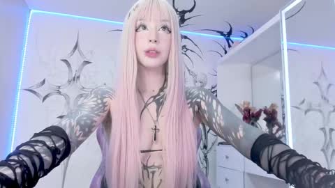 Snapshot of unachimbaherida chatting on February 20, 2025, 3:45 am Elle Danielle  online show from February 20, 2025, 3:45 am