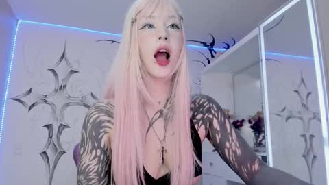 Snapshot of unachimbaherida chatting on March 1, 2025, 3:53 am Elle Danielle  online show from March 1, 2025, 3:53 am