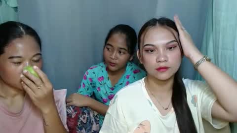 Snapshot of ur_prettymitch chatting on September 30, 2025, 2:44 pm ur_prettymitch online show from September 30, 2025, 2:44 pm