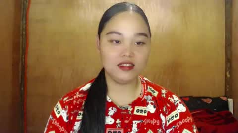 Snapshot of urasian_hotchix69 chatting on December 22, 2024, 9:44 am Lycah online show from December 22, 2024, 9:44 am