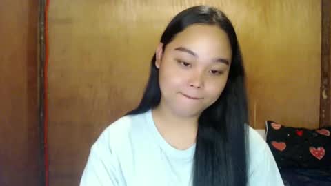 Snapshot of urasian_hotchix69 chatting on January 6, 2025, 8:24 am Lycah online show from January 6, 2025, 8:24 am