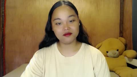 Snapshot of urasian_hotchix69 chatting on October 18, 2025, 6:37 am Lycah online show from October 18, 2025, 6:37 am