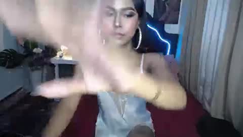 Snapshot of urasians_cummer chatting on January 29, 2025, 10:05 am Pau online show from January 29, 2025, 10:05 am