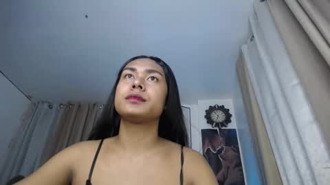 Snapshot of urasians_cummer chatting on February 24, 2025, 6:16 am Pau online show from February 24, 2025, 6:16 am