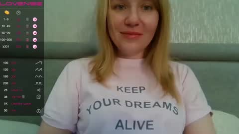 Snapshot of urbadkitty chatting on December 2, 2024, 7:25 am urbadkitty online show from December 2, 2024, 7:25 am