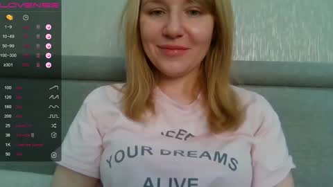 Snapshot of urbadkitty chatting on December 18, 2024, 6:32 am urbadkitty online show from December 18, 2024, 6:32 am