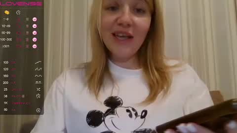 Snapshot of urbadkitty chatting on March 1, 2025, 4:44 pm urbadkitty online show from March 1, 2025, 4:44 pm