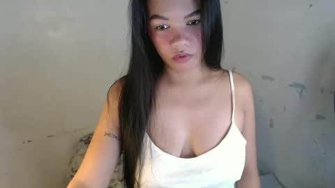Snapshot of urbeautifulnightmare chatting on October 23, 2025, 12:21 am venice online show from October 23, 2025, 12:21 am