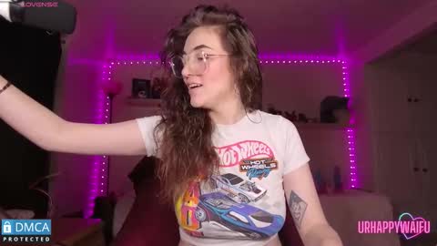 Snapshot of urhappywaifu chatting on November 4, 2025, 1:27 am kae online show from November 4, 2025, 1:27 am