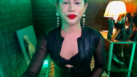 Snapshot of urhardcockqueenxxx chatting on January 18, 2025, 9:55 pm queen norelle online show from January 18, 2025, 9:55 pm