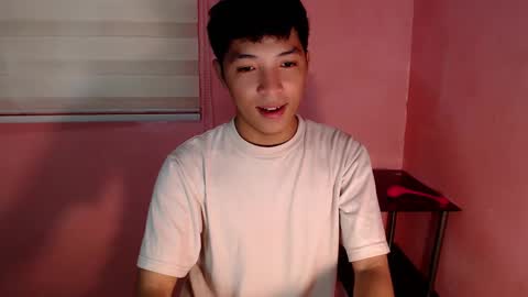 Snapshot of urhotethanxx chatting on February 14, 2025, 5:41 am Ethan online show from February 14, 2025, 5:41 am