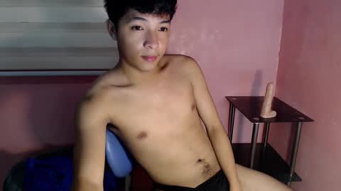 Snapshot of urhotethanxx chatting on February 19, 2025, 8:33 am Ethan online show from February 19, 2025, 8:33 am