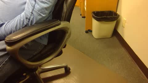 Snapshot of useemie chatting on December 4, 2024, 12:41 am useemie online show from December 4, 2024, 12:41 am