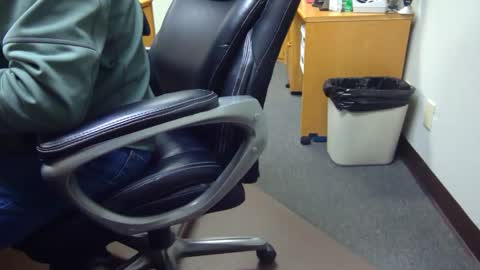 Snapshot of useemie chatting on December 31, 2024, 12:21 am useemie online show from December 31, 2024, 12:21 am