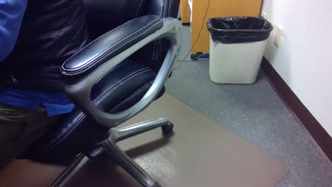 Snapshot of useemie chatting on January 6, 2025, 7:56 pm useemie online show from January 6, 2025, 7:56 pm